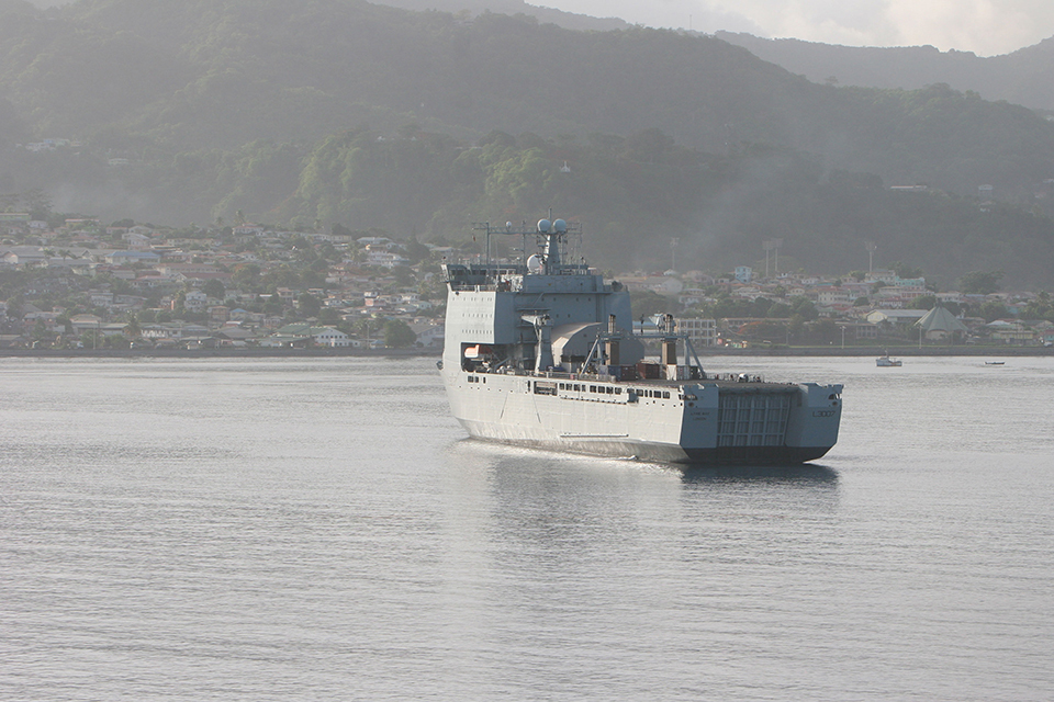 RFA Lyme Bay arrives in Dominica to provide humanitarian relief