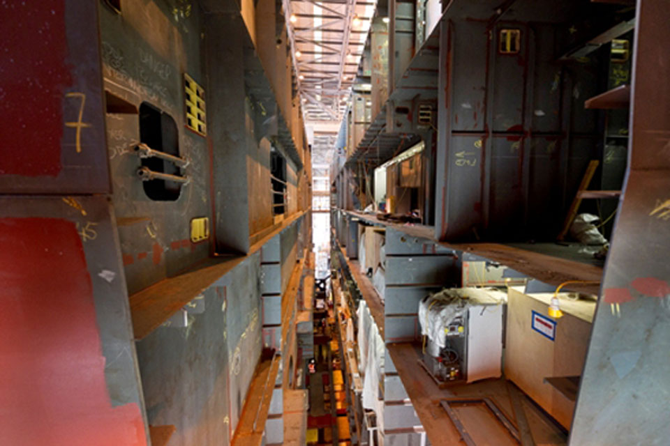 Queen Elizabeth carrier sections come together