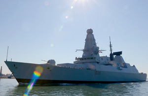 HMS Defender sails into Portsmouth