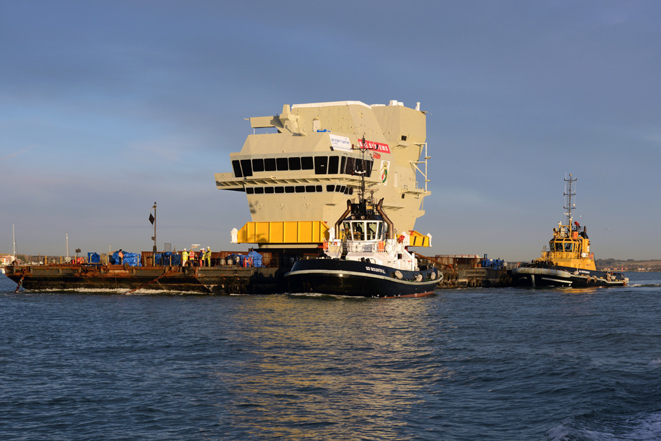 Bridge for Queen Elizabeth carrier moves to Rosyth
