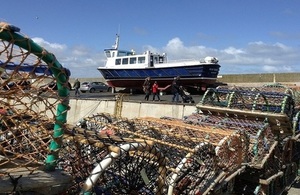 Photo of harbour scene. ©Ianpudsey, via Wikimedia Commons.