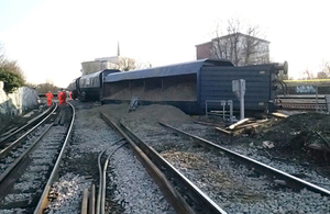Image of the derailed wagons