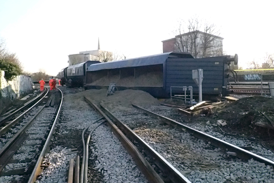 Report 04/2018: Freight train derailment at Lewisham