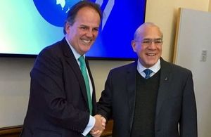 Mark Field meeting the Secretary General of the OECD