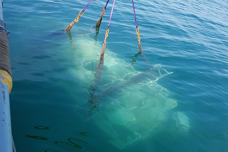 Recreational motor cruiser James 2 being recovered