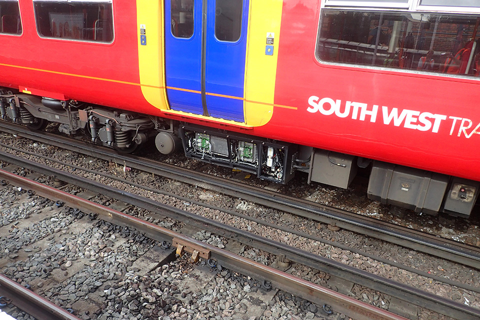 Report 05/2018: Explosion inside an underframe equipment case at Guildford