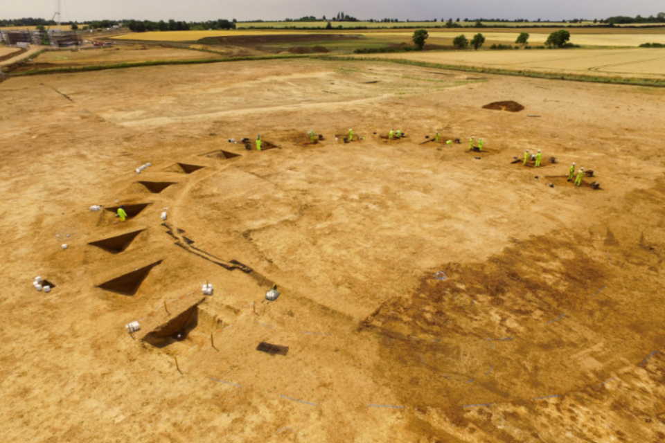 Image showing Neolithic henge monument being excavated on the A14 Cambridge to Huntingdon scheme