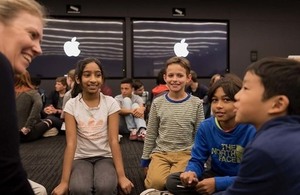 School children meet Apple engineers