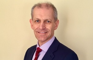 Dr Stuart Dollow