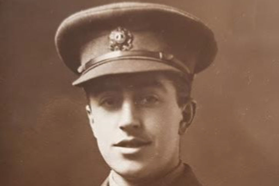 British army officer killed during WW1 is honoured as he is laid to rest