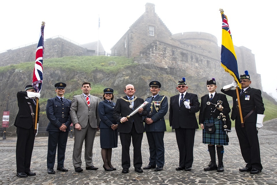 Lord Duncan participates in RAF100 Baton Relay in Edinburgh - GOV.UK