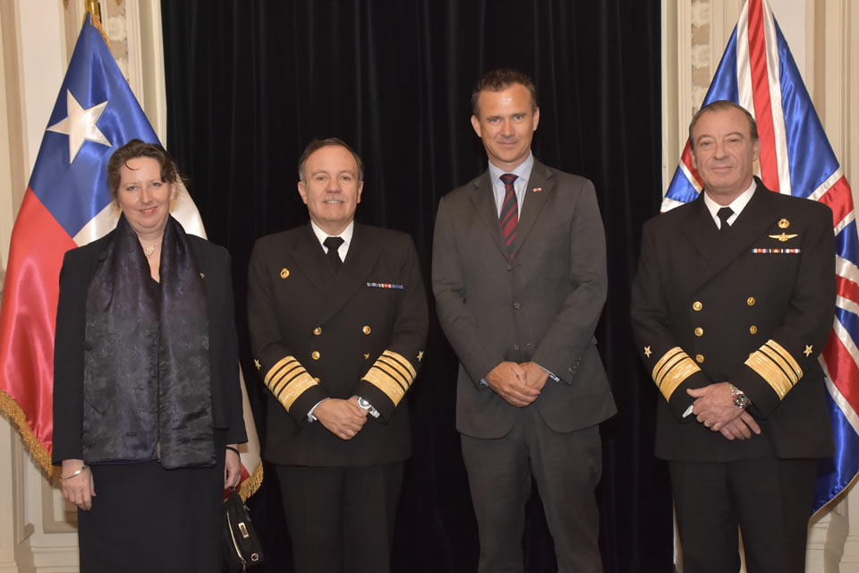 In Valparaiso, Minister Lancaster visited the Chilean Navy’s Headquarters and the facilities of the Navy’s Hydrographic and Oceanographic Service.