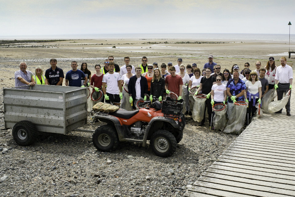 Litter pick on World Oceans Day