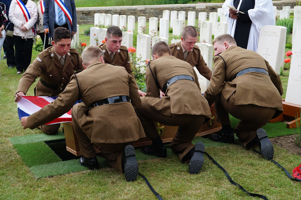 Members of the RTR lay their colleague to rest. Crown Copyright. All rights reserved