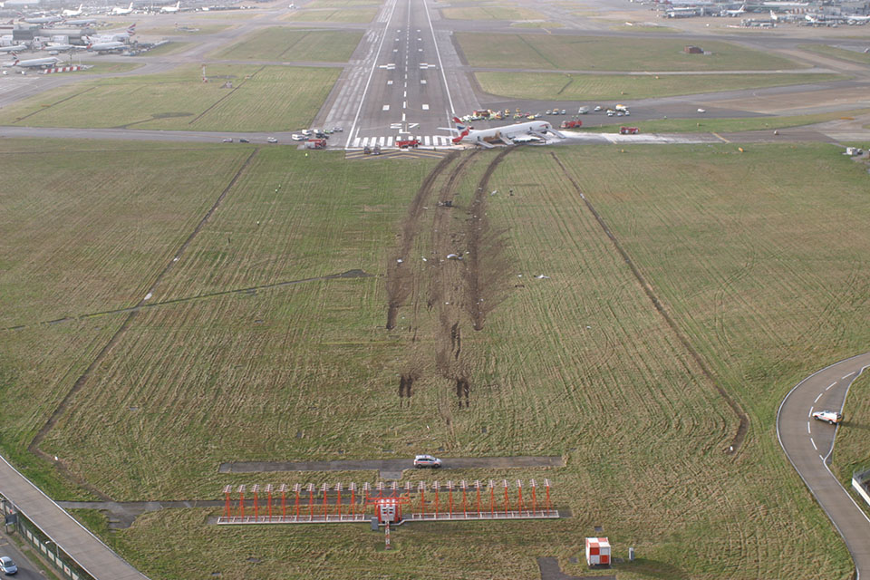 PIcture from G-YMMM accident at Heathrow Airport in 2008