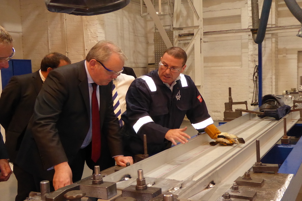 Defence Minister visits world leader in tactical military bridges