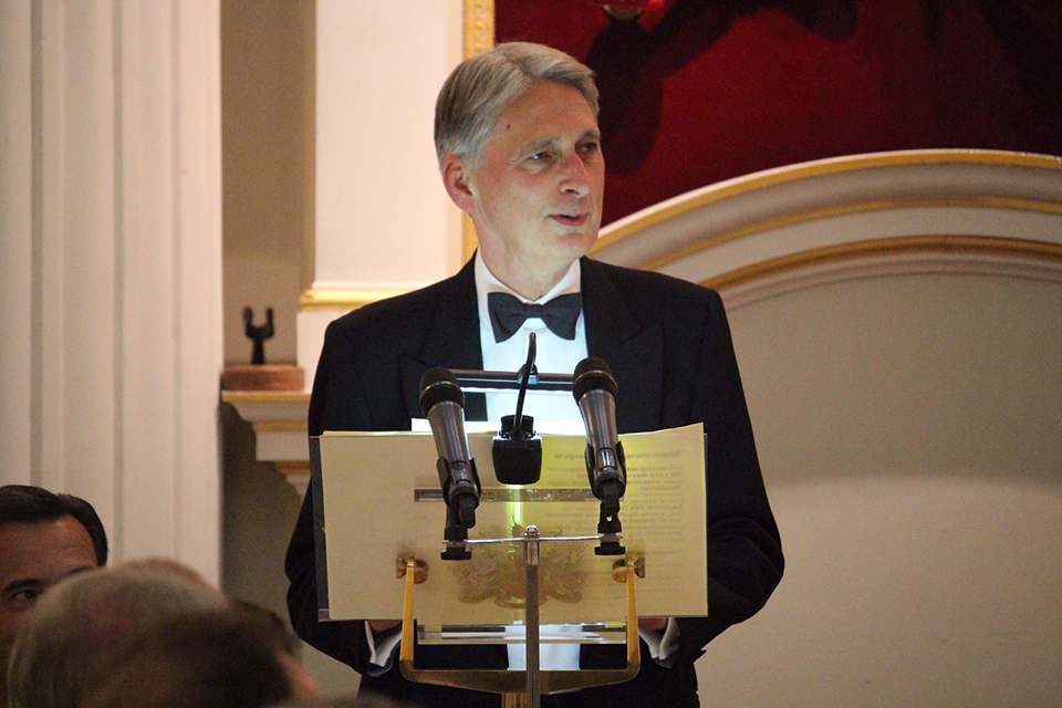 Chancellor Philip Hammond delivering his Mansion House speech at the podium