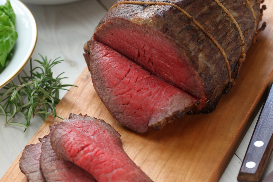 China lifts ban on exports of British beef