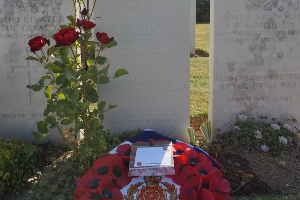 New headstone for Lieutenant Charles Stonehouse with Regimental Wreath from the Duke of Lancaster’s Regiment, Crown Copyright, All rights reserved