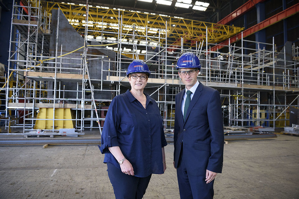 Defence Secretary and Australian Minister tour Scottish site building world class warships as £1 billion is pumped into supply chain