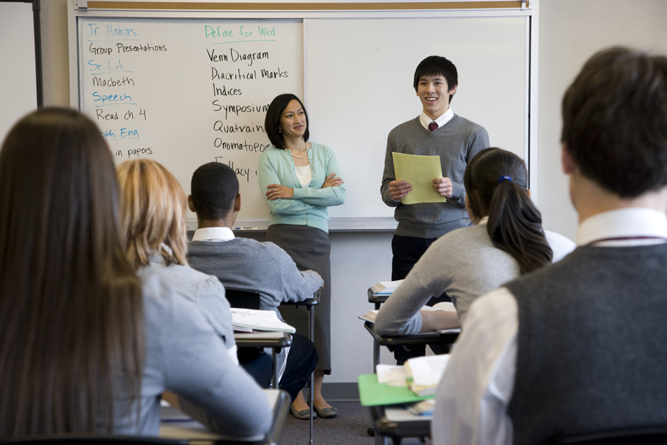 Government to fund pay rise for teachers