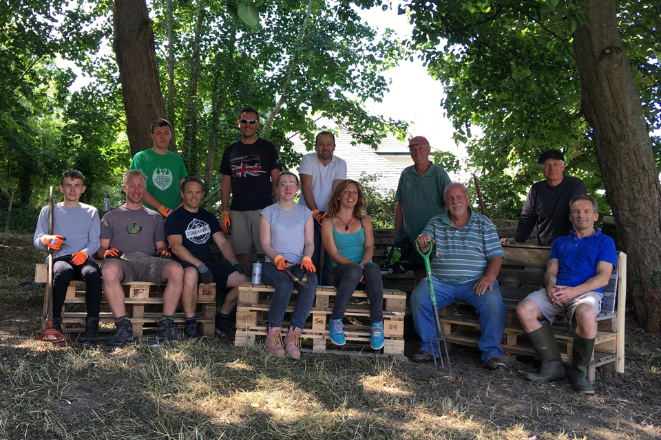 Image showing Highways England team and volunteers 