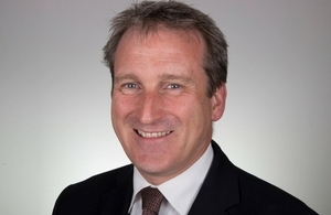 Damian Hinds