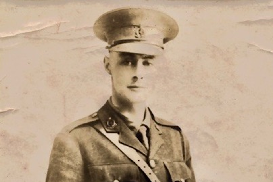 Graves of 2 soldiers killed 4 years apart during the Great War are rededicated a century later
