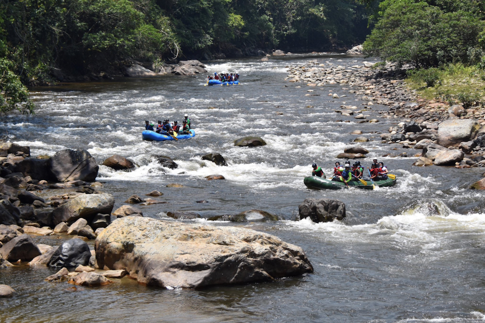 Former FARC combatants leading rafting expeditions with an eco-tourist project and the Colombian Mission to the UN as part of their reintegration process. (UN Photo)