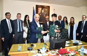 Joanna Reid, Head of DFID Pakistan and Mohammad Jehanzeb Khan, Chairman of the FBR at the occasion of MOU signing.