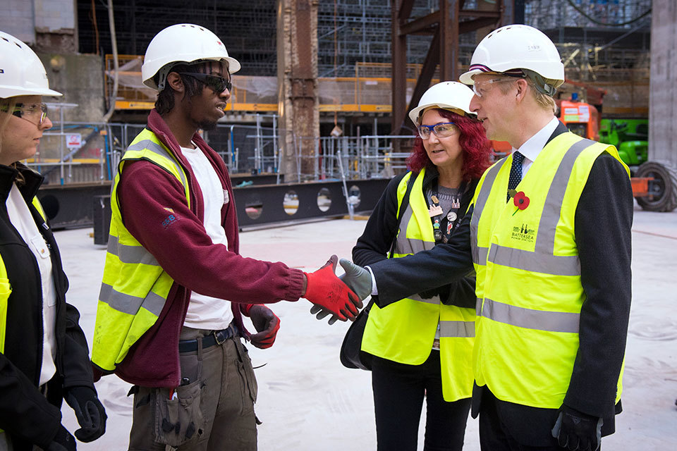 Milestone for multibillion pound project as apprentices meet minister for london