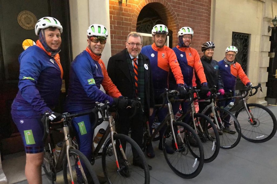 David Mundell supports Cycle to Syracuse participants on the USA leg of their journey