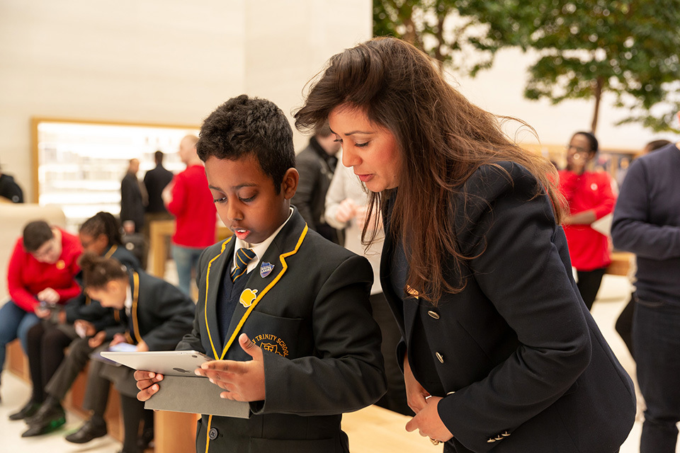 Apple set to inspire thousands of young people across the UK for the Year of Engineering