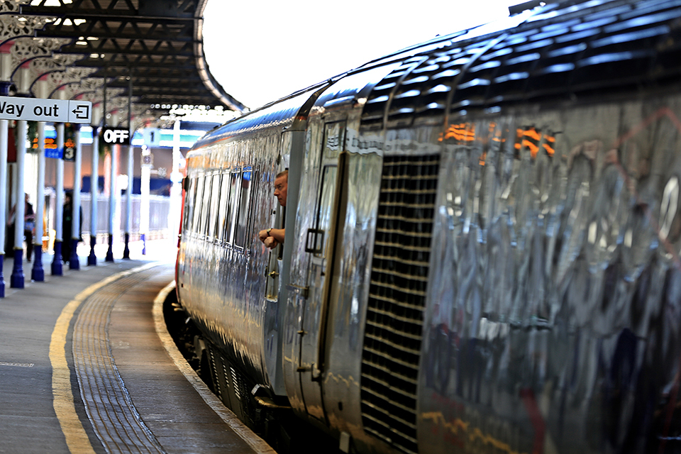 Carbon cutting rail schemes share in multi million pound government funding boost