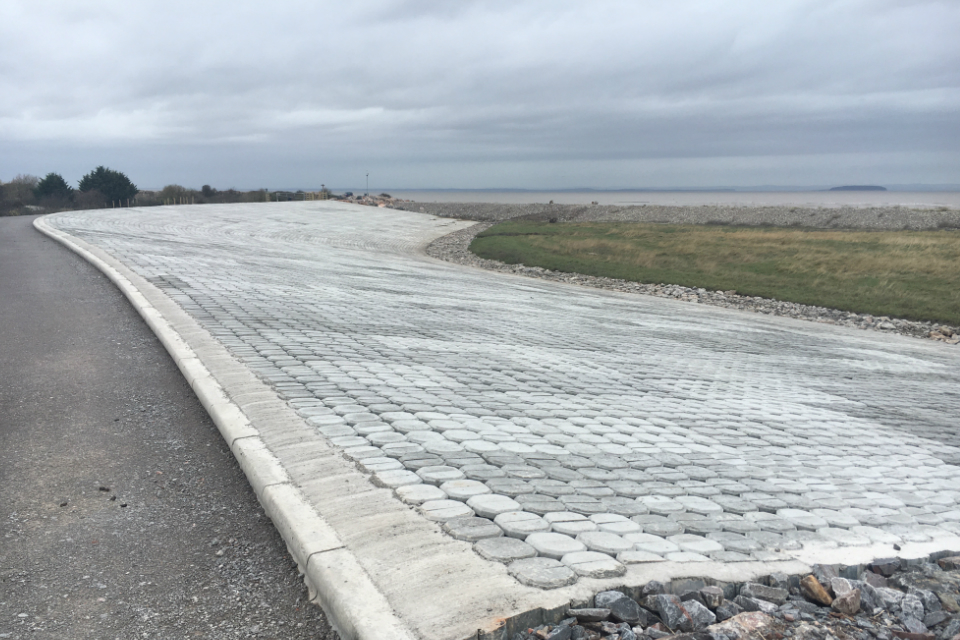 Engineering first as Dutch flood defence scheme is unveiled in Somerset