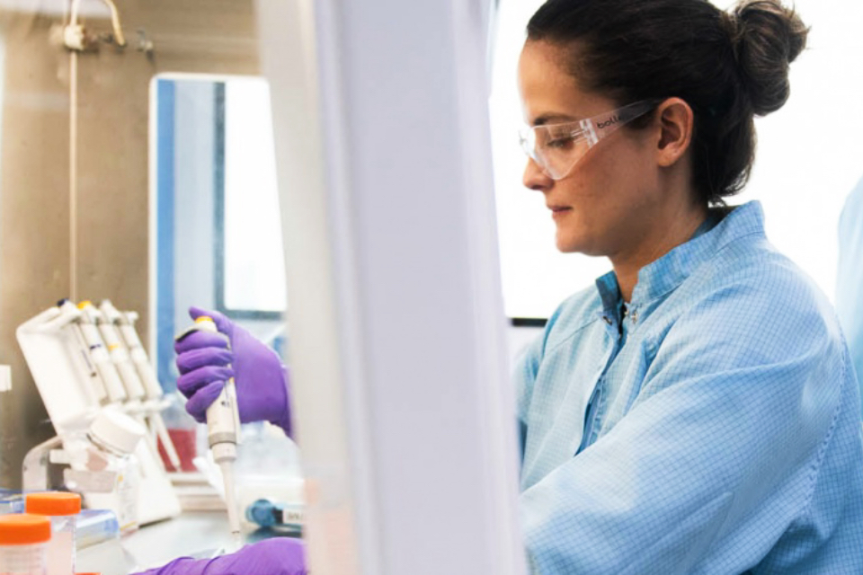 Innovate UK welcomes global firm to Cell & Gene Catapult centre