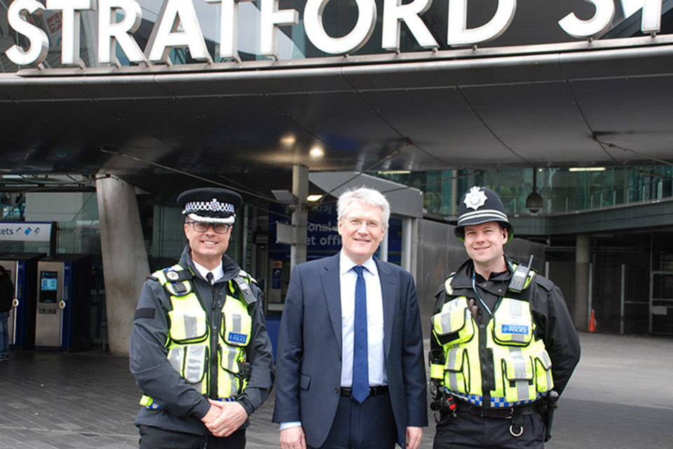 Transport Minister commends invaluable work to tackle knife crime on railways