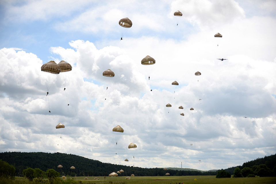 Hundreds of British troops arrive in Croatia for airborne exercises