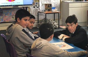 Rory Stewart speaks to school children about the Global Goals.