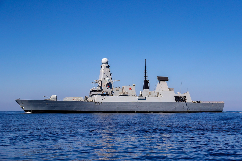 HMS DUNCAN arrives in the Gulf