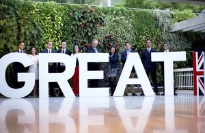 The British Ambassador to Venezuela with the 2019-2020 Chevening scholars