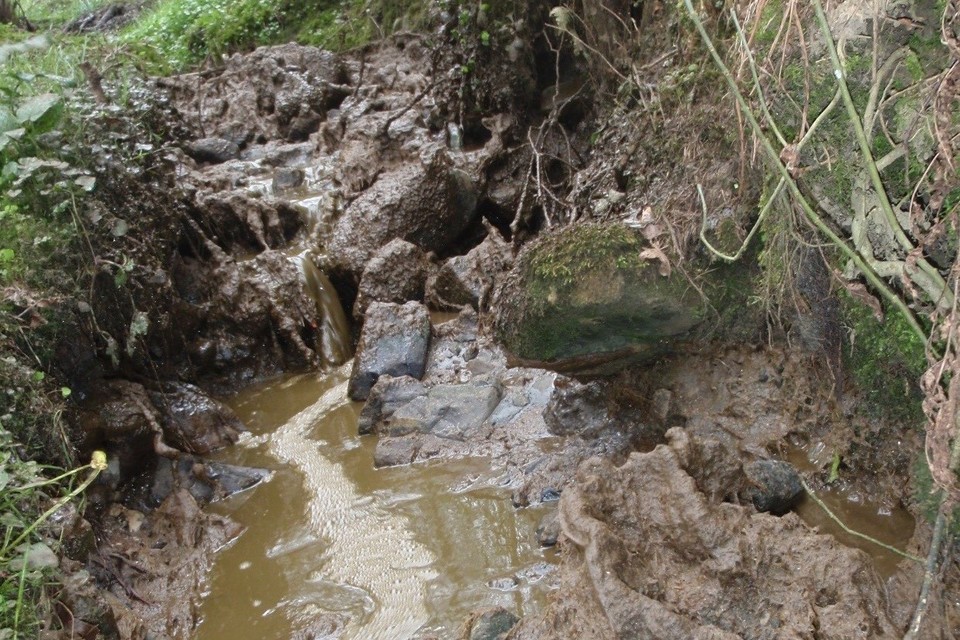 Environment Agency prosecutes Lancashire farm & contractors for polluting river