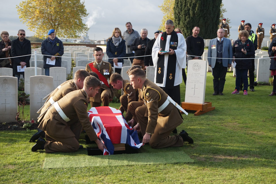 The service was conducted by the Revd Paul Whitehead CF and was supported by soldiers of C (Essex) Company of 1st Battalion The Royal Anglian Regiment.