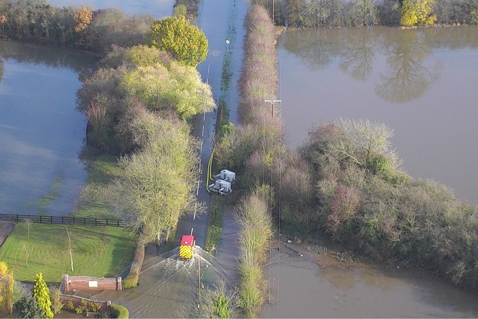 Environment Agency warns communities to remain vigilant to the risk of weekend flooding