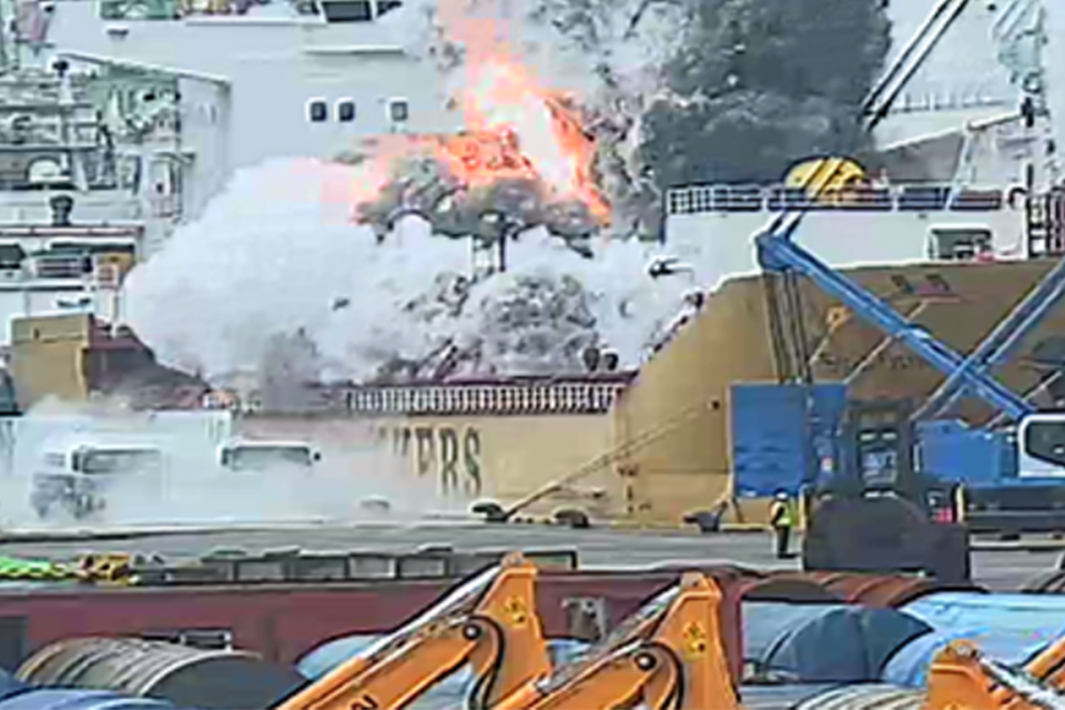 Tank rupture and ignition of released vapour on Stolt Groenland