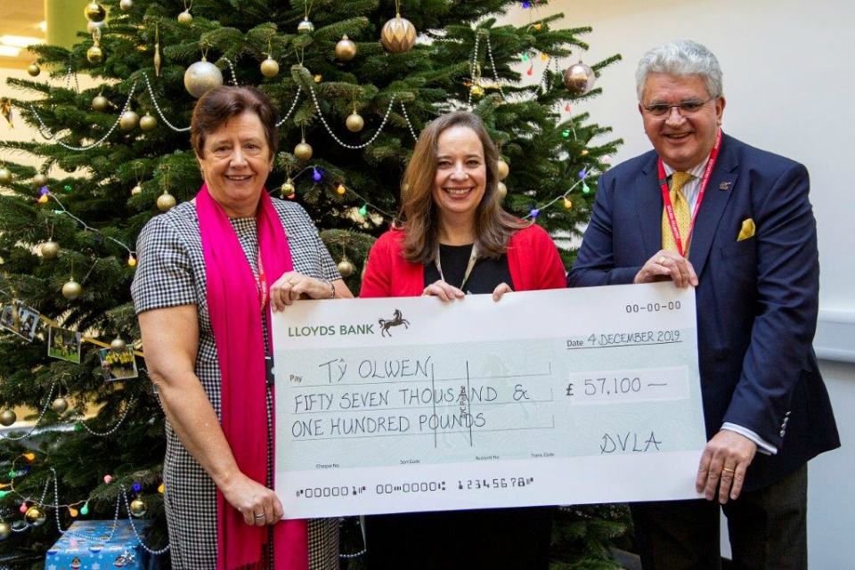 £57,000 raised for T? Olwen by DVLA staff