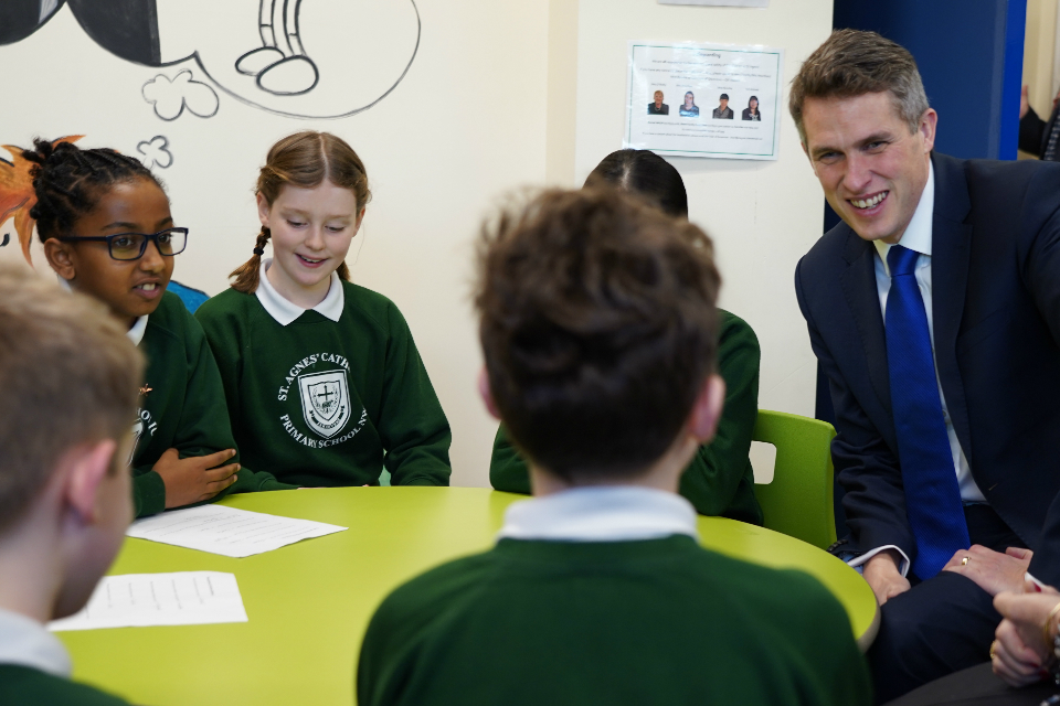 Government announces plans for universal school inspections