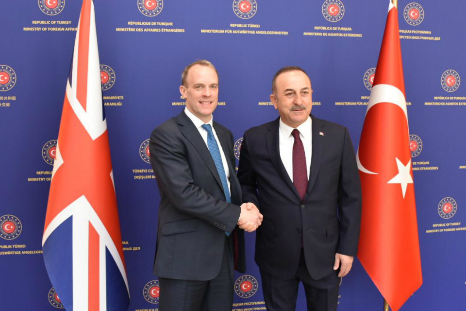 Foreign Secretary Dominic Raab shaking hands with Turkish Foreign Minister Mevlüt Çavuşoğlu