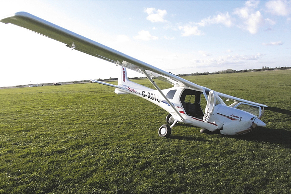 AAIB Report: Jabiru UL 450, collision with stationary glider