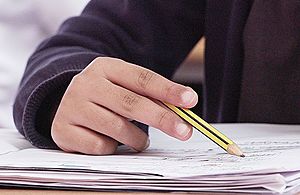 Pupil-learning-at-table